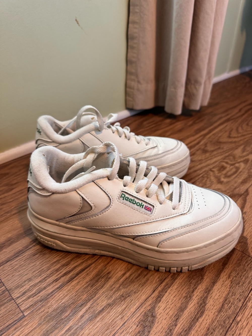 Reebok Off-White Low-Top Leather Sneakers